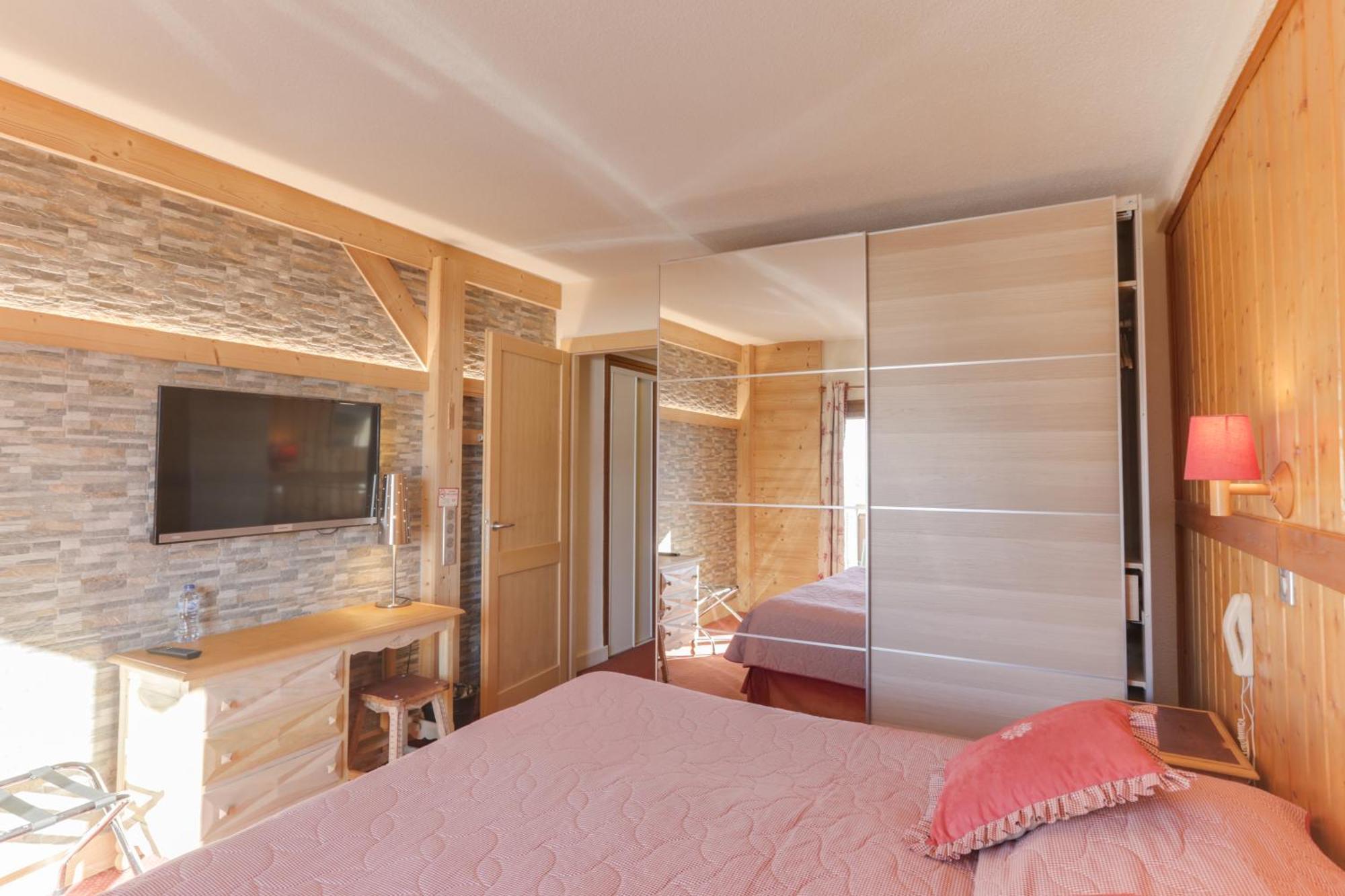 Le Castillan Alpe d'Huez Exteriör bild